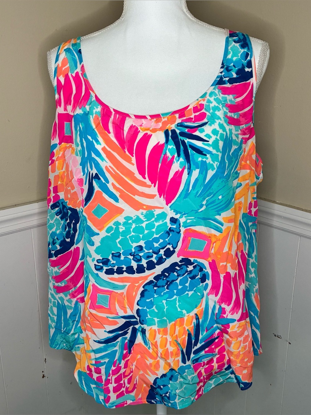 LILLY PULITZER Alyssa Silk Sleeveless Tropical Pineapple Tank Top Size XL - Picture 2 of 7